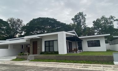 For Rent Mahogany Parc Villa inside Clark Freeport Zone