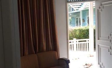 VILLA TINGKAT DUA NYAMAN DAN SEJUK DI KOMPLEK PALM GARDEN, PUNCAK - KAB. CIANJUR (DEKAT DENGAN TAMAN CIBODAS)