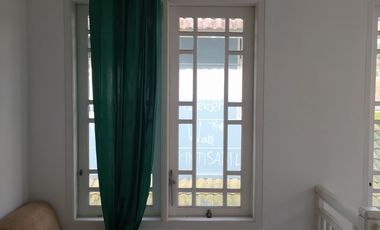 VILLA TINGKAT DUA NYAMAN DAN SEJUK DI KOMPLEK PALM GARDEN, PUNCAK - KAB. CIANJUR (DEKAT DENGAN TAMAN CIBODAS)