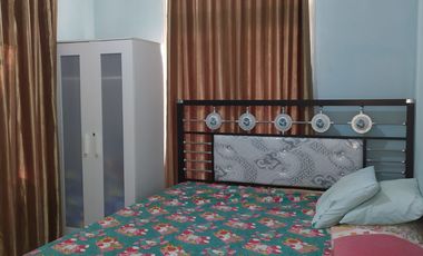 VILLA TINGKAT DUA NYAMAN DAN SEJUK DI KOMPLEK PALM GARDEN, PUNCAK - KAB. CIANJUR (DEKAT DENGAN TAMAN CIBODAS)