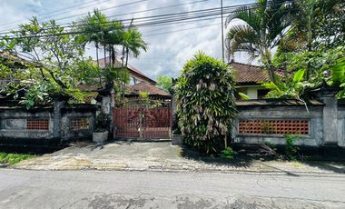 Di jual rumah lantai 1 Lokasi di jalan Jayagiri  Renon Denpasar