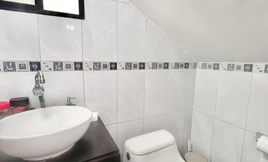 SAN LORENZO: AMPLIA CASA DE 3 PISOS A DOBLE ALTURA CERCA DEL MAR