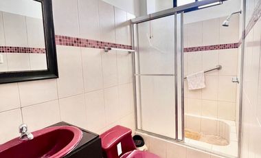 SAN LORENZO: AMPLIA CASA DE 3 PISOS A DOBLE ALTURA CERCA DEL MAR