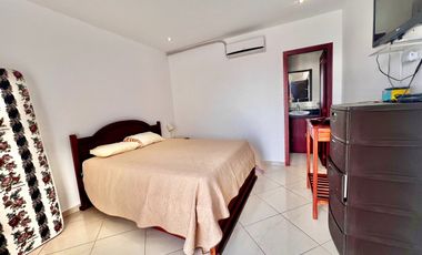 SAN LORENZO: AMPLIA CASA DE 3 PISOS A DOBLE ALTURA CERCA DEL MAR