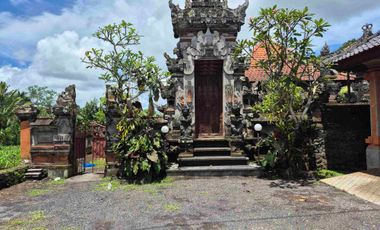 a New Daily Villa for Rent 
close to Sidemen