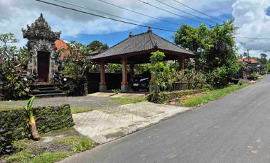 a New Daily Villa for Rent 
close to Sidemen