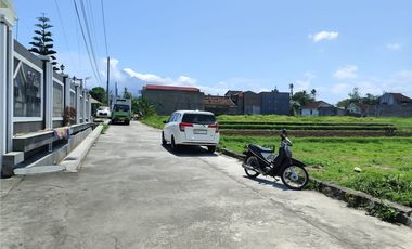TANAH DEKAT KAMPUS UII JOGJA NEMPEL KAMPUS COCOK BANGUN KOST / VILLA