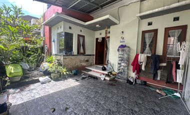 Di jual rumah minimalis dak lantai 2 berlokasi jalan taman mahayu sempidi deket ubung denpasar