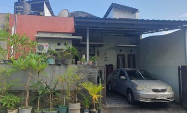 Di jual rumah minimalis dak lantai 2 berlokasi jalan taman mahayu sempidi deket ubung denpasar