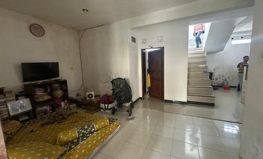 Di jual rumah minimalis dak lantai 2 berlokasi jalan taman mahayu sempidi deket ubung denpasar