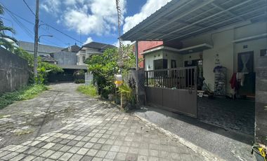 Di jual rumah minimalis dak lantai 2 berlokasi jalan taman mahayu sempidi deket ubung denpasar