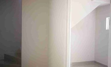 Di jual rumah bagus 2 lantai 3 kamar tidur di serpong tangerang selatan