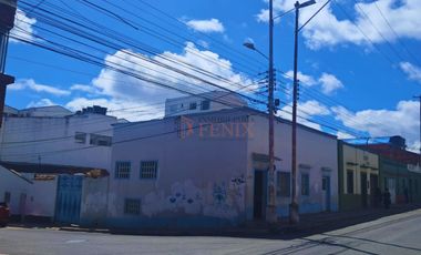 Casa Lote esquinera en venta, Las Nieves; sector Centro de Tunja.