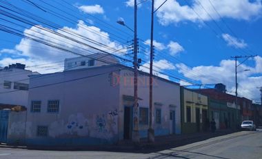 Casa Lote esquinera en venta, Las Nieves; sector Centro de Tunja.