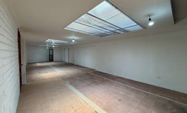 LOCAL COMERCIAL ubicado sobre la Av. de las Américas EN RENTA Sector El Punto