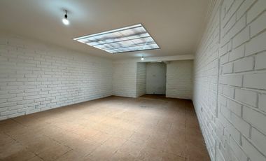 LOCAL COMERCIAL ubicado sobre la Av. de las Américas EN RENTA Sector El Punto