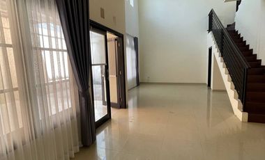 Disewakan rumah terawat siap huni semifurnished Villa Puncak Tidar Malang