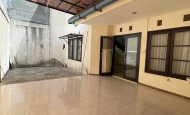 Disewakan rumah terawat siap huni semifurnished Villa Puncak Tidar Malang