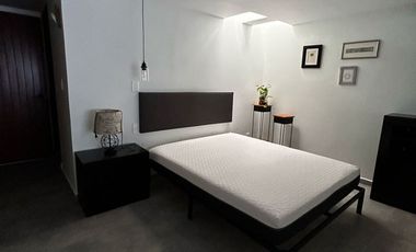 Loft totalmente amueblado, nuevo para una sola persona. Todos los servicios incluidos.