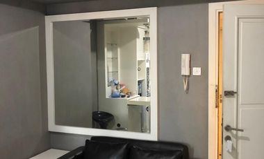 ready disewakan apartemen green lake sunter,tipe 2bedrooms full furnished,view laut priok,hadap utara,AC,14,5 juta/3bulan