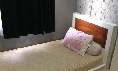 ready disewakan apartemen green lake sunter,tipe 2bedrooms full furnished,view laut priok,hadap utara,AC,14,5 juta/3bulan