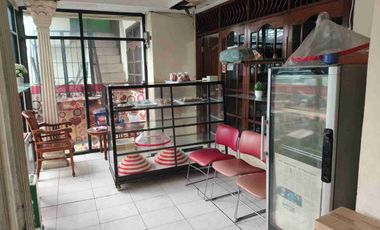 Di Jual rumah 2 lantai 7 kamar tidur lokasi strategis di Pesanggrahan Jakarta Selatan