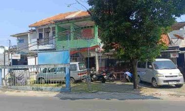 Di Jual rumah 2 lantai 7 kamar tidur lokasi strategis di Pesanggrahan Jakarta Selatan