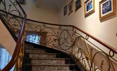 SEWA RUMAH MEWAH DI RAWAMANGUN 6 KT