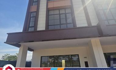 Sewa Ruko Baru Gress! Desain Modern 3 Lantai, Parkir Luas Unit Komersial Eksklusif 2026 Bangunan Baru Lokasi Strategis Dan Bebas Banjir Di Metland Men