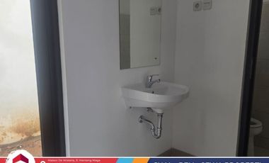 Sewa Ruko 2 Unit  Baru Gress! Desain Modern 3 Lantai, Parkir Luas Unit Komersial Eksklusif 2026 Bangunan Baru Lokasi Strategis Dan Bebas Banjir Di Met