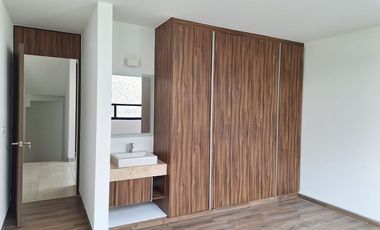 En RENTA increible casa en condominio Zibatá