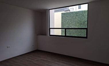 En RENTA increible casa en condominio Zibatá