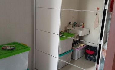 Rumah ada kamar kost  di jual di pusat kota denpasar. Jalan Gunung Agung  2 lantai . Denpasar 2 bangunan.