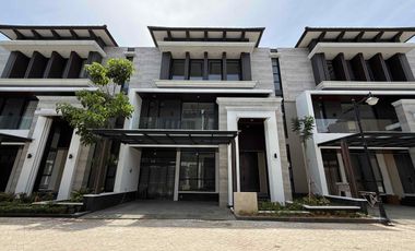 Rumah Sultan 4 Lantai Facade Travertine  Jagakarsa, Jakarta Selatan