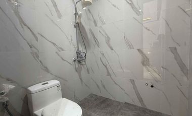 Rumah Sultan 4 Lantai Facade Travertine  Jagakarsa, Jakarta Selatan