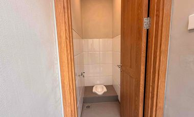 Rumah 2 Lantai Siap Huni di Lingkungan Nyaman & Strategis Di Serpong Tangerang Selatan