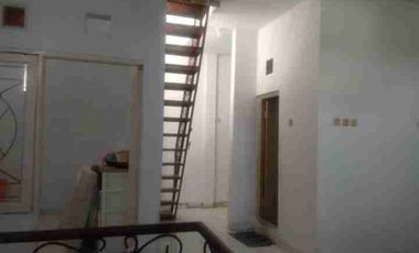 Rumah Lokasi Strategis di Harapan Indah Bekasi