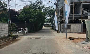 RUMAH PINGGIR JALAN RAYA DEKAT PINTU TOL, DI DEKAT CIBUBUR 15 MENIT LRT HARJAMUKTI