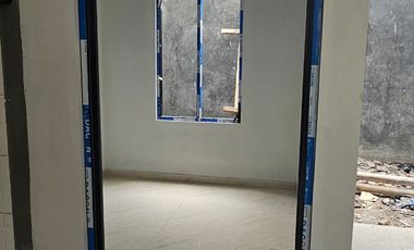 RUMAH PINGGIR JALAN RAYA DEKAT PINTU TOL, DI DEKAT CIBUBUR 15 MENIT LRT HARJAMUKTI