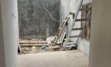 RUMAH PINGGIR JALAN RAYA DEKAT PINTU TOL, DI DEKAT CIBUBUR 15 MENIT LRT HARJAMUKTI