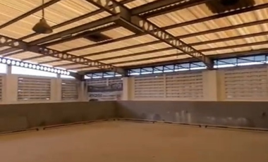 Ex Showroom Mobil Siap Operasional Lokasi Sangat Bagus di Area Depok