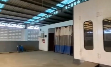 Ex Showroom Mobil Siap Operasional Lokasi Sangat Bagus di Area Depok