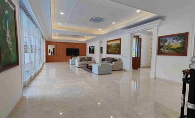 DIJUAL RUMAH SUPER MEWAH SIAP HUNI DI KEMANG JAKARTA SELATAN