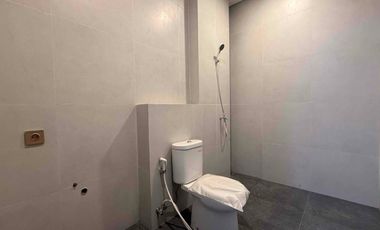 Rumah 3 Lantai Siap Huni Termewah di Andara Cilandak Jakarta Selatan.