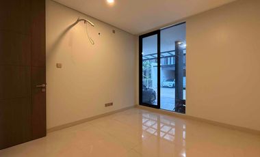 Rumah 3 Lantai Siap Huni Termewah di Andara Cilandak Jakarta Selatan.