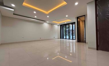 Rumah 3 Lantai Siap Huni Termewah di Andara Cilandak Jakarta Selatan.