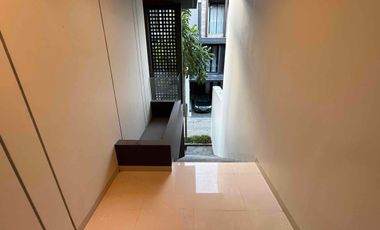 Rumah 3 Lantai Siap Huni Termewah di Andara Cilandak Jakarta Selatan.