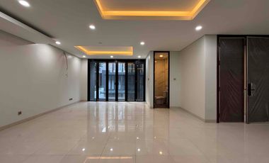 Rumah 3 Lantai Siap Huni Termewah di Andara Cilandak Jakarta Selatan.