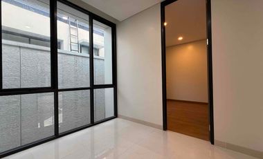 Rumah 3 Lantai Siap Huni Termewah di Andara Cilandak Jakarta Selatan.