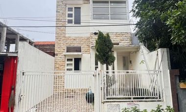 Dijual Via Lelang Rumah Murah 2 Lantai di Wiyung